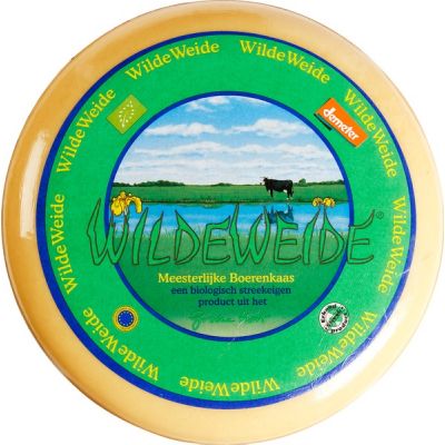 Jong belegen boerenkaas van Wilde Weide, ongeveer 11 kg. Demeter keurmerk!